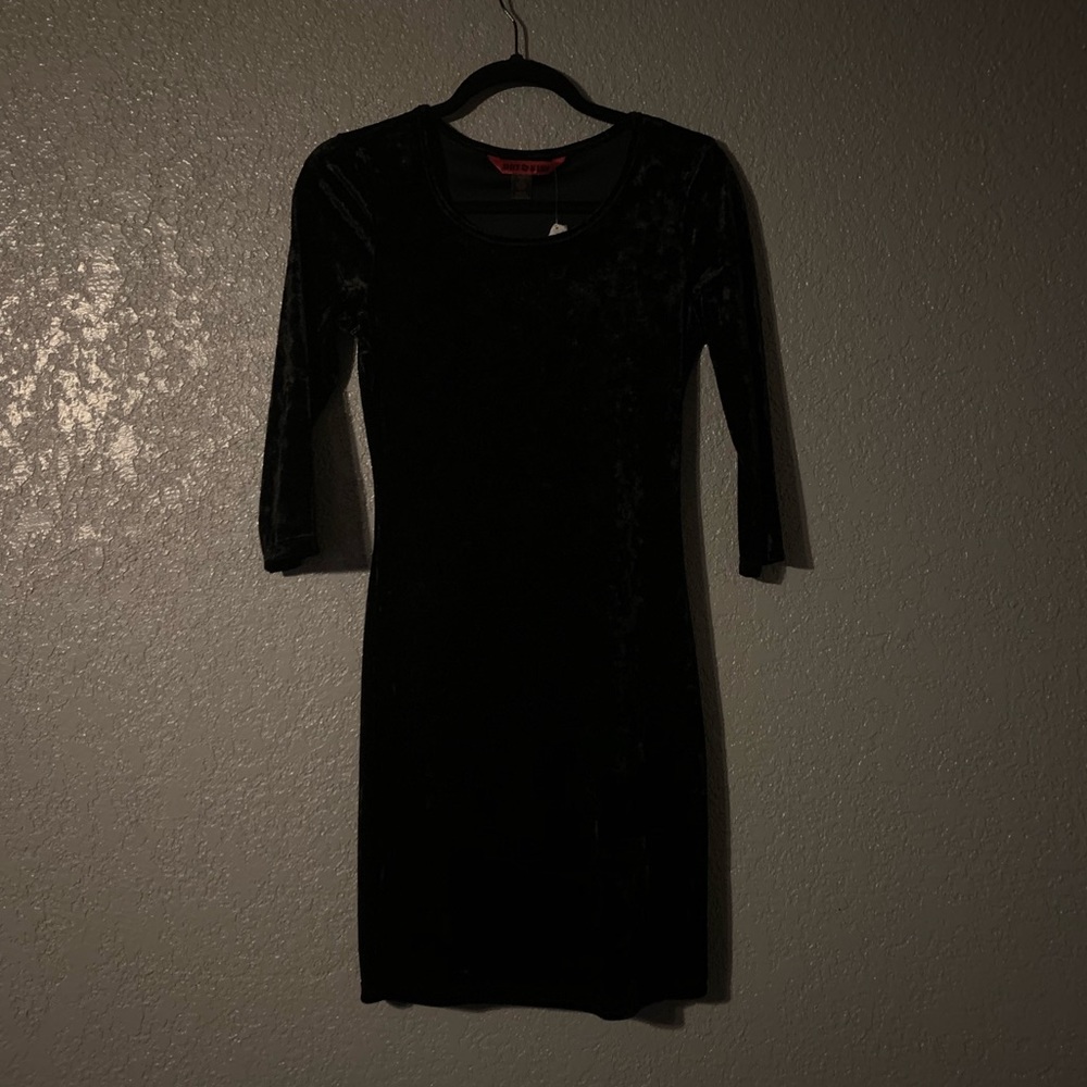 Hot kiss crushed velvet 3/4 sleeve dress